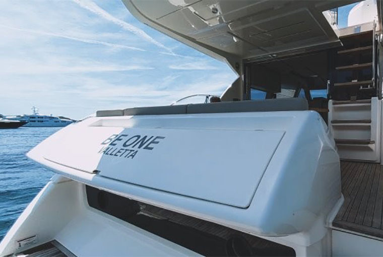 Ferretti Yachts 550 